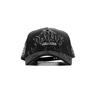 Gorra Dandy Hats Burning Hills negra con bordado tipo flama, vista frontal