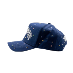 Gorra Dandy Hats Anniversary Blue azul con bordado de aniversario en relieve 3D, detalle del bordado