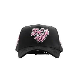 Gorra Dandy Hats Fck Off Snapback negra con texto FCK OFF en relieve 3D de alta densidad, vista frontal