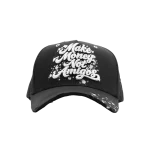 Gorra Dandy Hats Make Money Not Amigos Snapback negra con tipografía en bordado 3D de alto relieve, vista frontal