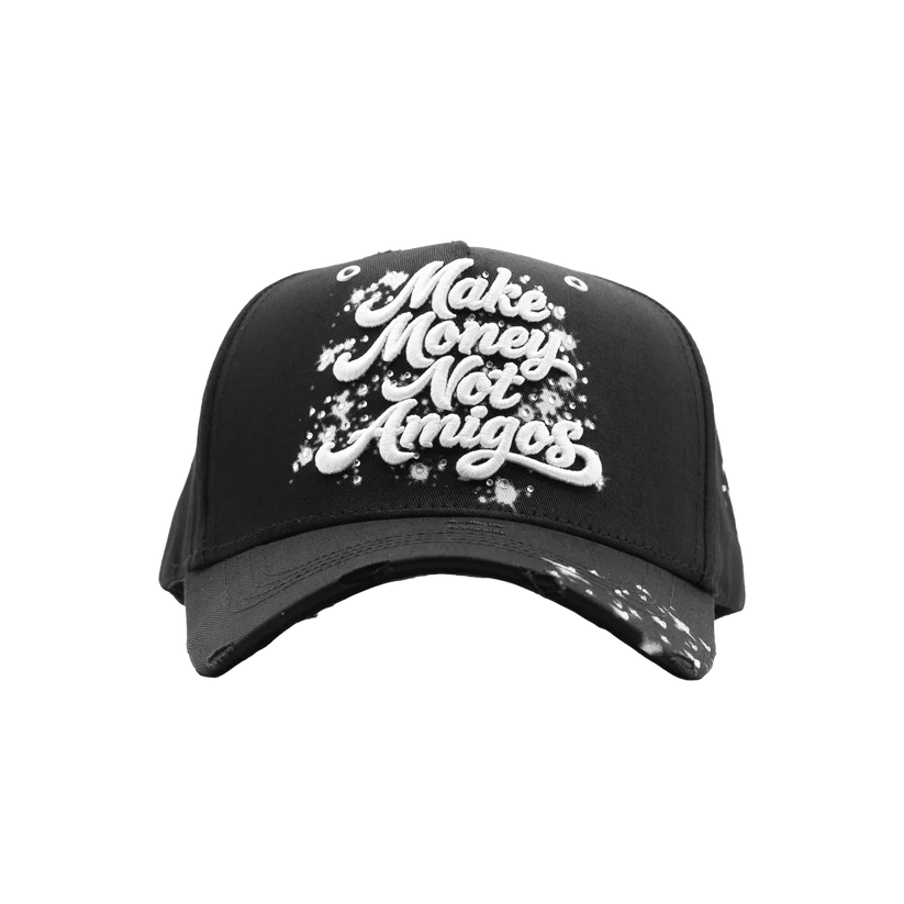 Dandy Hats Make Money Not Amigos Snapback Gorra Dandy Hats Make Money Not Amigos Snapback negra con tipografía en bordado 3D de alto relieve, vista frontal