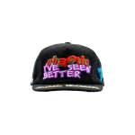 Gorra Dandy Hats Chaotic Snapback negra con bordado tridimensional en relieve de alta densidad, vista frontal