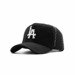 Gorra Dandy Hats Black LA Logo negra con emblema LA bordado en alta densidad, vista lateral