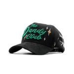 Gorra Dandy Hats Dandy Club negra con bordado Dandy Club en relieve 3D, vista lateral