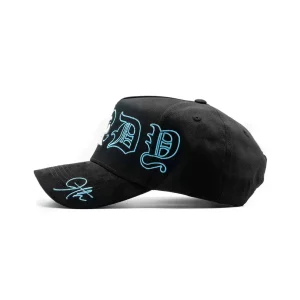 Gorra Dandy Hats 9th Anniversary negra con bordado conmemorativo del 9° aniversario, vista lateral