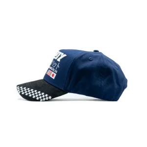 Gorra Dandy Racing Hat negra con bordado racing de alta densidad en relieve, vista lateral