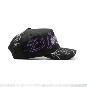 Gorra Dandy Hats La Dandy Club Hat negra con insignia de club bordada en relieve 3D, vista lateral