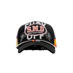 Gorra Dandy Hats S.M.D. negra con lettering S.M.D. bordado en hilo grueso, vista frontal