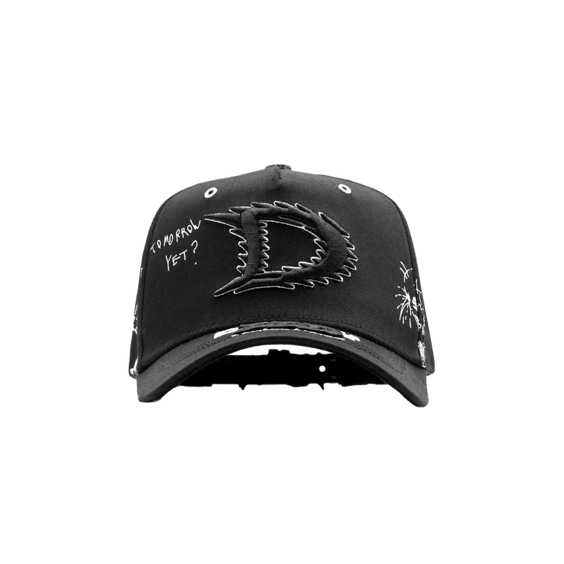 static-d-vista-frontal.webp Gorra Dandy Hats Static D Snapback negra con logo Static D bordado en alto relieve, vista frontal